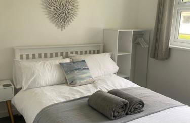 37 Gower holiday village Ty Seren Cosy 2 bedroom chalet with a seasonal indoor pool - Foto 10