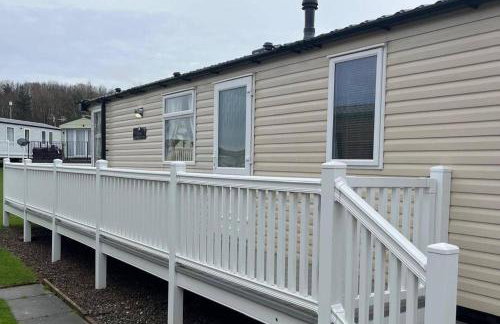 Caravan- Sleeps 6 2 Bedrooms - Thurston Manor - Photo 7