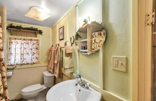 Rustic Adventure w Historic Log Cabin Forest Views 20 minutes from Flagstaff Now with Wi-Fi - Foto 15