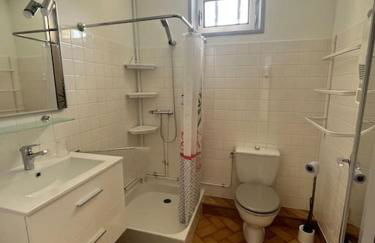 Appartement les Mésanges en rez de jardin -terrasse-2 chambres-parking - Foto 34