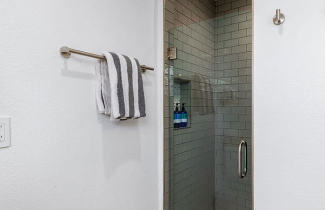 King Deluxe Room - Photo 62