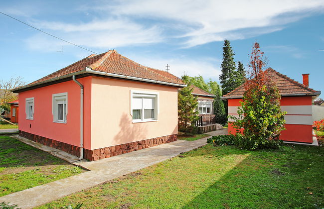 3 bedroom House in Balatonfenyves with garden and terrace - Photo 1