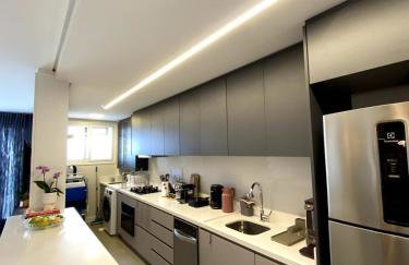Apartamento moderno com 2 quartos, a 800m da praia Jurerê Internacional - Foto 67