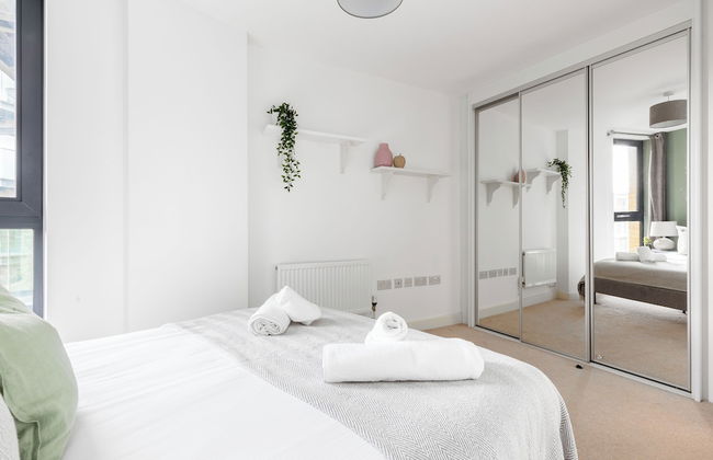 Idyllic 2 Bed Flat with Balcony in Canada Water - Foto 8