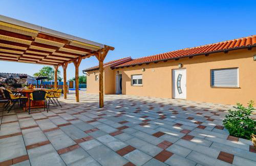 Countryside holiday home - pool - big terrace - Foto 16