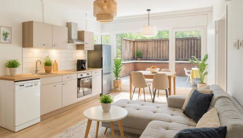 Ground Floor in Villa in Charlottenburg Garden View - Foto 2