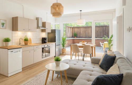 Ground Floor in Villa in Charlottenburg Garden View - Foto 2