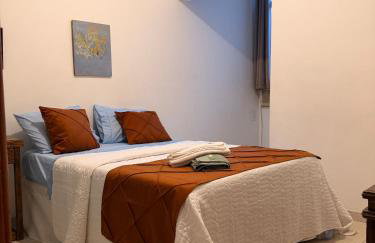 5 adultos, 2 quartos, Apartamento espaçoso em Copacabana, 5 minutos da Praia, metrô na Porta e garagem - Foto 8