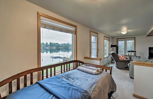 Lakefront Home with Seasonal Dock - 2 Mi to Skiing! - Foto 8