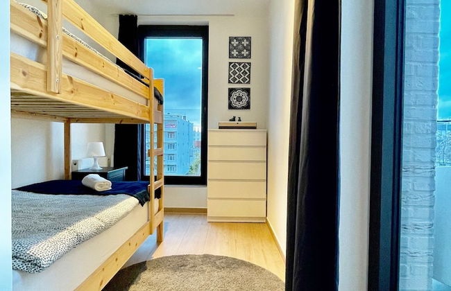 Modern 2BR Penthouse Near Diamond District by Oneluxstay - Foto 20