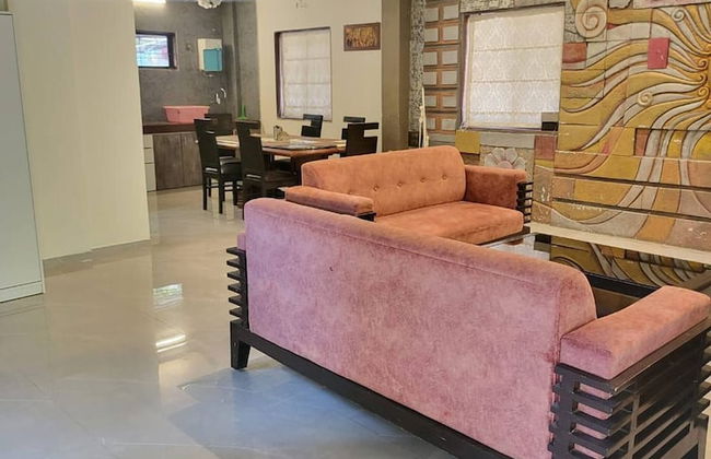 Misty Palace Lonavala - Foto 1