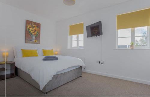 Large Family House - 5 Beds, 3 Baths, Full Kitchen - Foto 9