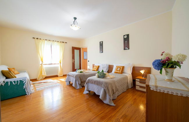 The Cottage on the Lake - Photo 77