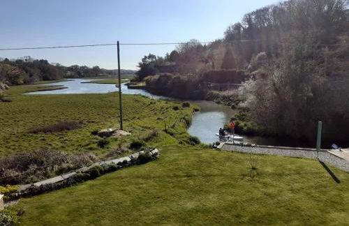 The Old Salt Store, 2 bed apartment with stunning river view - Photo 19
