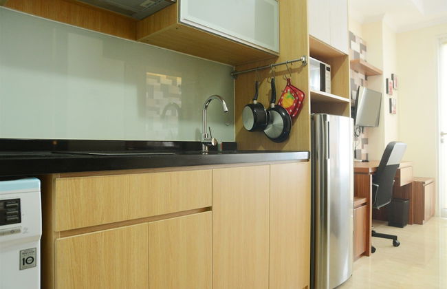 Warm and Best Studio Menteng Park Apartment - Photo 19