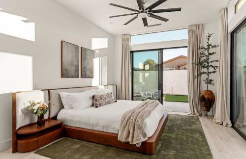 Desert Oasis: Pool, Spa, Golf Sim + EV Charger - Foto 26