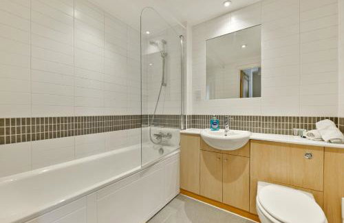 The Vizion serviced apartments from Pincott Properties - free parking, private balcony, and WiFi - Photo 51