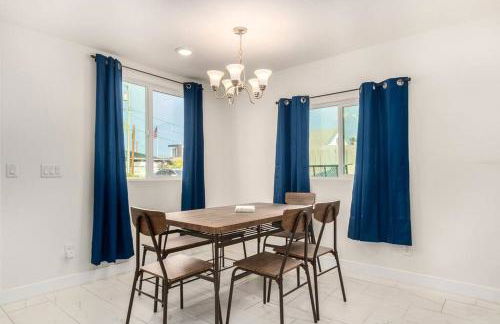 Your Downtown Home With California King Bed Unit A - Photo 3