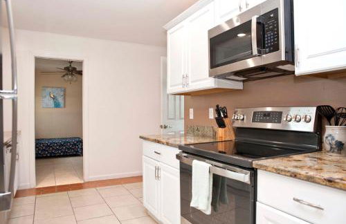 3 Bedrooms 2 Baths Pool Home available for LONGER STAYS!!! - Foto 3