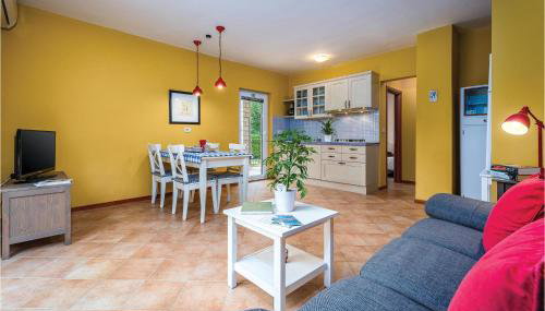 Amazing Apartment In Umag With Wifi - Foto 2