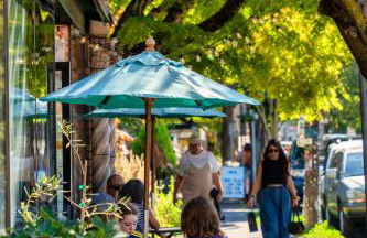 Stay Portland - PDX Art Deco Lounge - Local Eateries, Bars & Shops - Photo 26