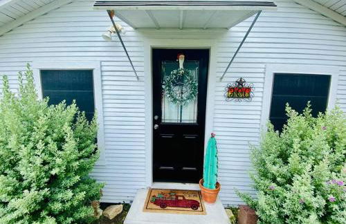 8th St. Cowboy Haus I Biker Friendly I River - Foto 1