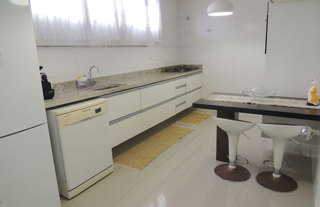 Lindo Amplo 3 Quarto em Prédio Frente Mar - Foto 28