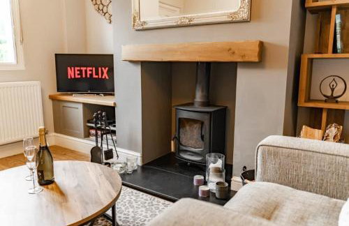 Charming Cottage close to Chester Garden Parking - Photo 3