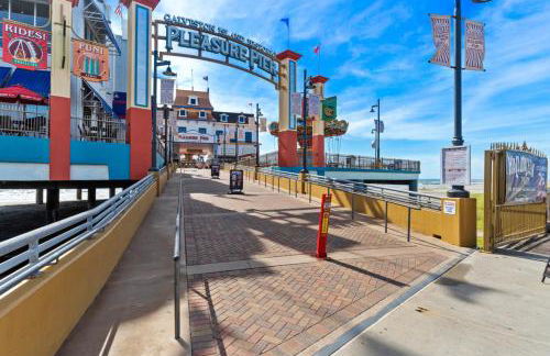 Spacious 1st-Floor Suite Near Beach, Dining, Pier - Foto 15