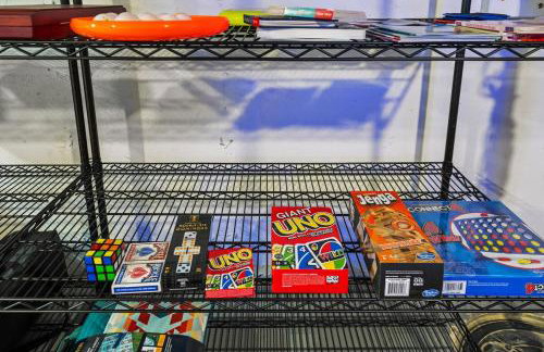 Chic Oasis Game Room Near Base - Foto 5