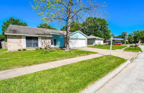 10 Minutes from IAH and Mall, Newly Rehabbed - Foto 66