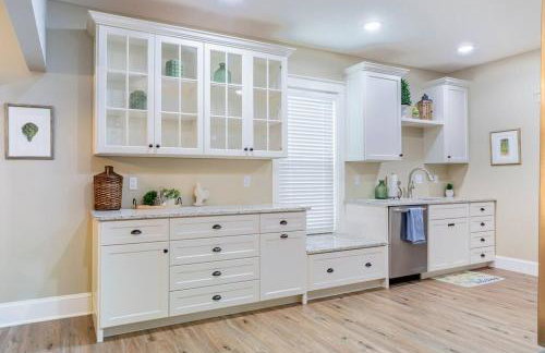 The Queen Place - Updated-Private Backyard - Foto 34