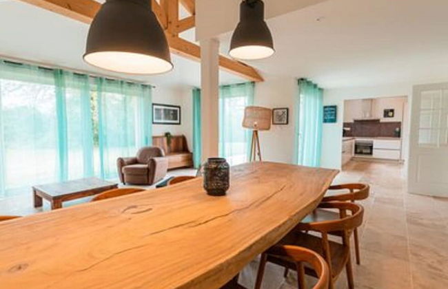 Spacious and Modern Villa With Large Garden and BBQ Area - Foto 35