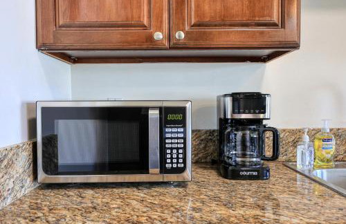 Sunny & Cheerful Near I-10 ~ Queen Beds ~ Parking - Foto 49