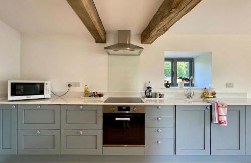 Stylish Barn with Meadow Views & Brookside Garden - Foto 21