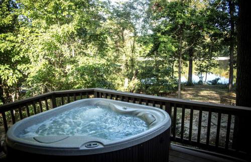 Wonderful Lakefront Cabin with Hot-tub in Carbondale, Illinois - Foto 16
