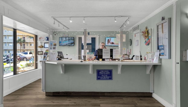 Gulf-front 3BD Condo - 2 Gulf-front Pools, Private Beach Access - Foto 2, Vestíbulo