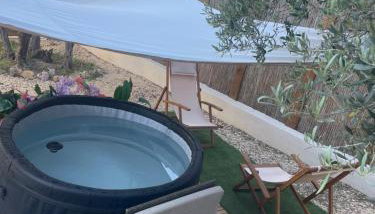 La Tiny House des Oliviers et son jacuzzi - Foto 4