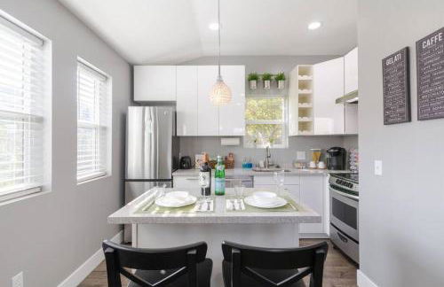 Modern Guesthouse w Private Patio and Hot Tub - Foto 33