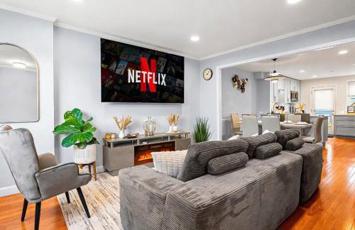 Modern 4BR Getaway 3 Min to OldTown Walk to Metro - Foto 1