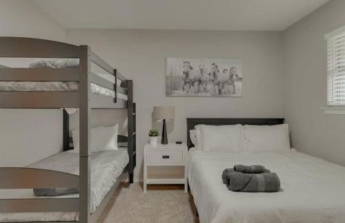 Best of Richardson - 5BD-3BA with Pool, Patio, BBQ - Foto 27