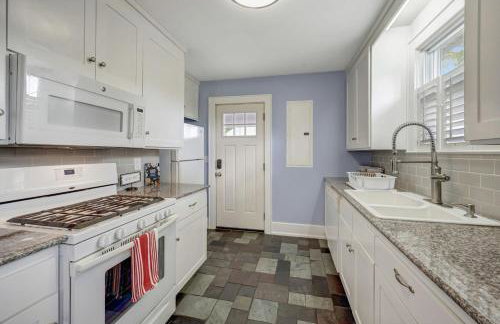 2 BR Home 4 Miles to Broadway Sleeps 4 - Foto 11