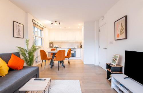 Stylish 2BR Apartment With Balcony Next To Station - Foto 7