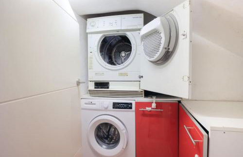 Alquiler piso con terraza para parejas o familias - Foto 8