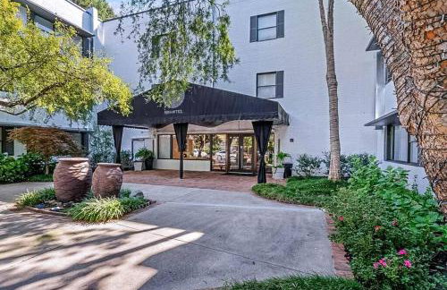 Art Deco-Inspired Apartment Getaway in Buckhead - Foto 5