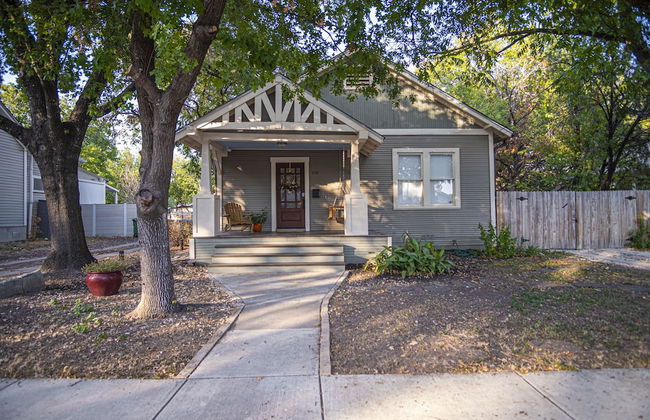 Chic Downtown Farmhouse With Garden and BBQ Grill - Foto 1