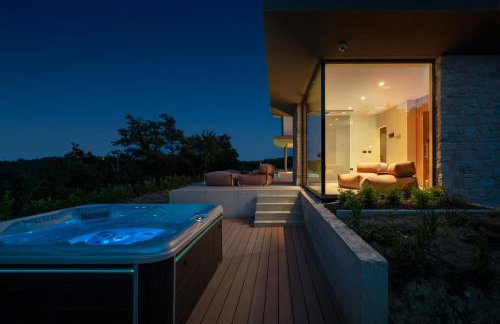 Villa bOx in Central Istria for 14 persons with wellness, 54 m2 heated pool, & kids playground - Foto 4