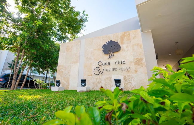 Luxury Apartment With Poll - Photo 76