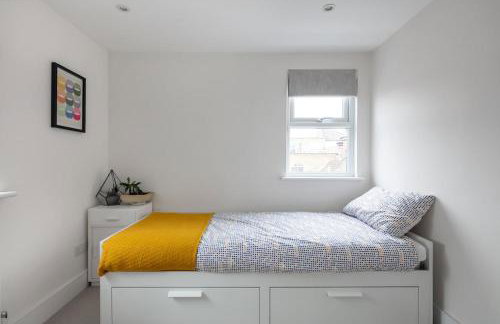 Well-equipped 4 bedroom family home with garden - Foto 4