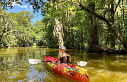 Dora's Haven Getaway-Cozy 1Bedroom with Boat or Camper Parking- Free - Foto 62